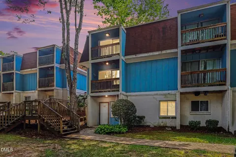 7040 Longstreet Dr #C, Raleigh, NC 27615