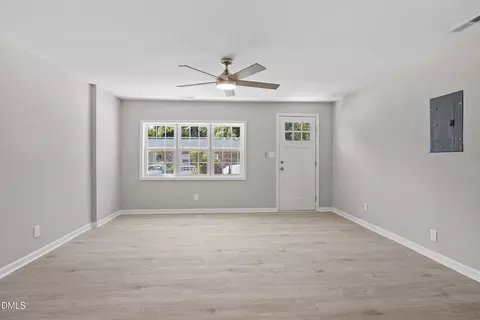 Living - 604 E Townsend St, Dunn, NC 28334 photo 5 of 6