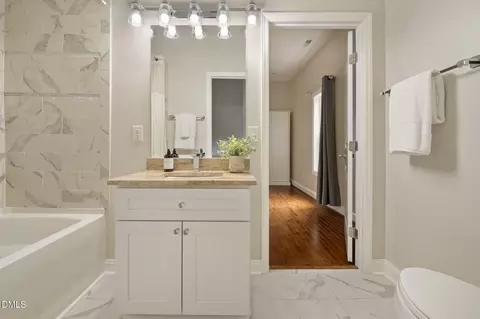 Bath - 205 Dowd St, Durham, NC 27701 photo 5 of 5