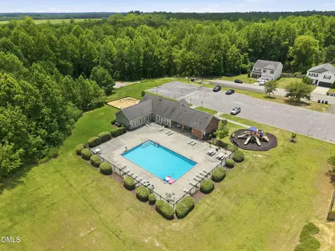 View/Area - 687 Botanical Ct, Bunnlevel, NC 28323 photo 2 of 7