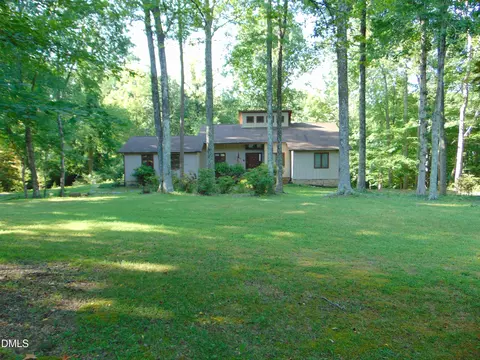694 Country Ln, Pelham, NC 27311