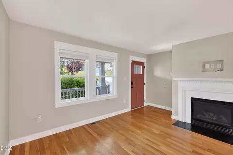 Living - 103 Chestnut St, Durham, NC 27707 photo 3 of 11