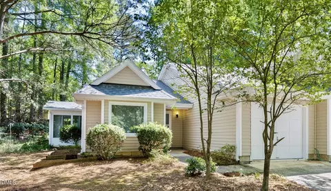 101 Standish Dr, Chapel Hill, NC 27517