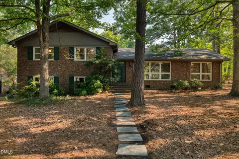 4900 Larchmont Dr, Raleigh, NC 27612