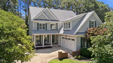 215 Lansbrooke Ln, Apex, NC 27502