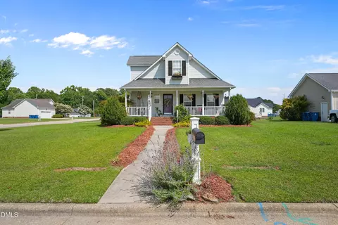 201 Bishop Ln, Dunn, NC 28334 photo 4