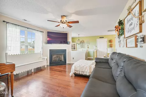 201 Bishop Ln, Dunn, NC 28334 photo 8