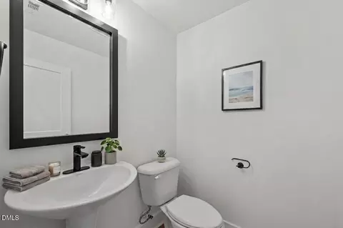Bath - 2002 B Riddle Rd, Durham, NC 27713 photo 1 of 3