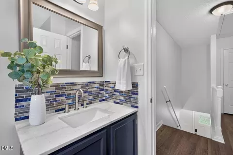 Bath - 3 Big Bluff Pl, Durham, NC 27712 photo 5 of 6