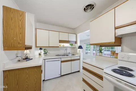 Kitchen - 306 Plainview Ave, Raleigh, NC 27604 photo 3 of 4