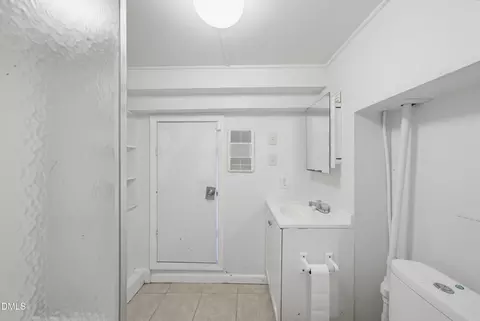 Bath - 306 Plainview Ave, Raleigh, NC 27604 photo 4 of 4