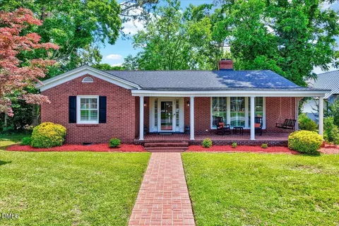 402 N Main St, Four Oaks, NC 27524