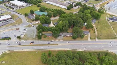 2032 N Broad St, Fuquay Varina, NC 27526