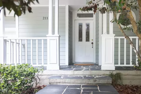 211 Oxford Hills Dr, Chapel Hill, NC 27514