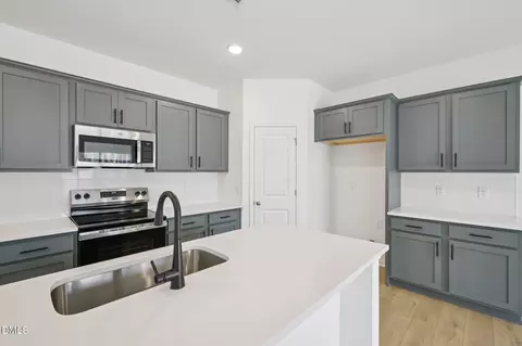 Kitchen - 6652 Chillingham Dr #100, Middlesex, NC 27557 photo 3 of 6