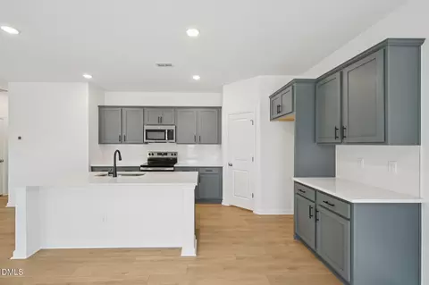 Kitchen - 6652 Chillingham Dr #100, Middlesex, NC 27557 photo 5 of 6