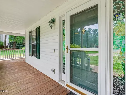 829 Rainer Ct, Garner, NC 27529 photo 3