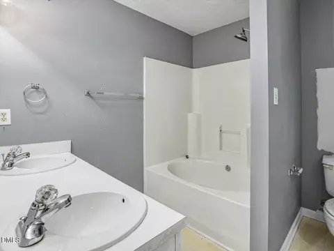 829 Rainer Ct, Garner, NC 27529 photo 9