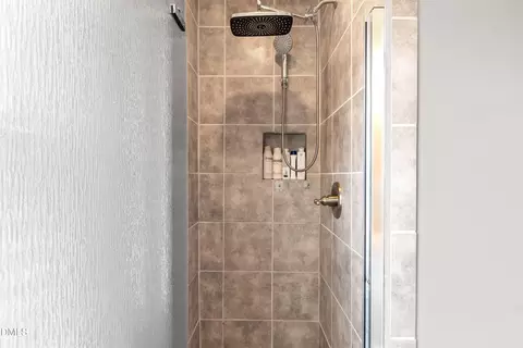 Bath - 1002 E Maplewood Dr, Benson, NC 27504 photo 3 of 3