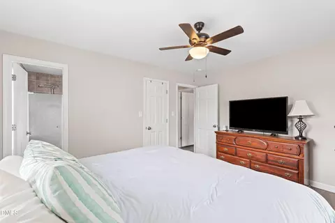 Bedroom - 1002 E Maplewood Dr, Benson, NC 27504 photo 7 of 8