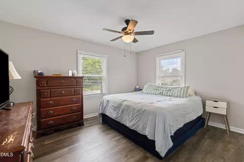 Bedroom - 1002 E Maplewood Dr, Benson, NC 27504 photo 5 of 8