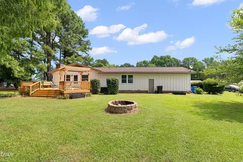 Exterior - 1002 E Maplewood Dr, Benson, NC 27504 photo 7 of 16