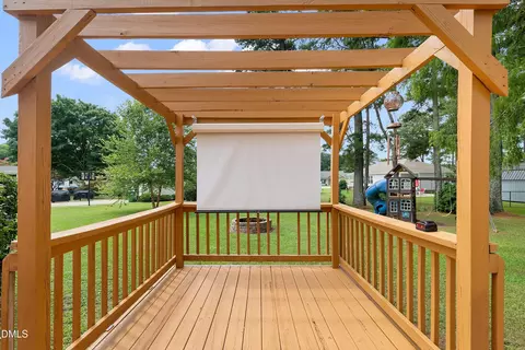 Exterior - 1002 E Maplewood Dr, Benson, NC 27504 photo 16 of 16
