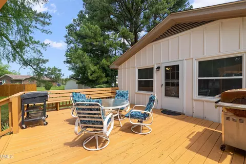 Exterior - 1002 E Maplewood Dr, Benson, NC 27504 photo 11 of 16
