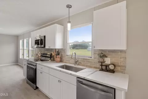 Kitchen - 149 Woodvalley Dr, Erwin, NC 28339 photo 6 of 8