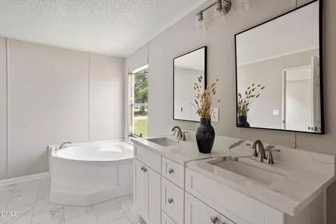 Bath - 149 Woodvalley Dr, Erwin, NC 28339 photo 2 of 4