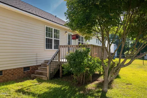 Exterior - 20 Boardwalk Ave, Benson, NC 27504 photo 3 of 7