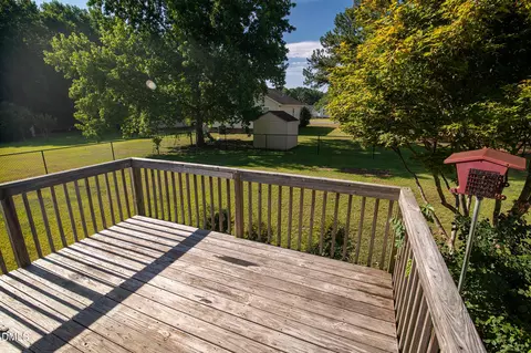 Exterior - 20 Boardwalk Ave, Benson, NC 27504 photo 4 of 7