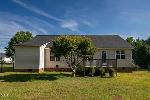 Exterior - 20 Boardwalk Ave, Benson, NC 27504 photo 2 of 7