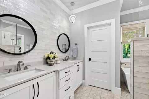 Bath - 1433 Nottingham Rd, Raleigh, NC 27607 photo 6 of 10