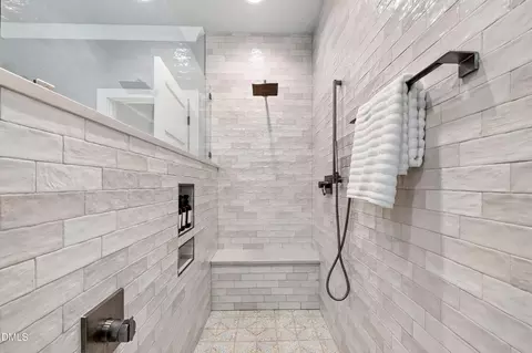 Bath - 1433 Nottingham Rd, Raleigh, NC 27607 photo 5 of 10