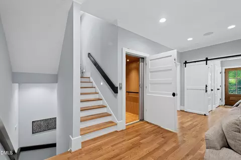 Entry Way - 1433 Nottingham Rd, Raleigh, NC 27607 photo 4 of 7