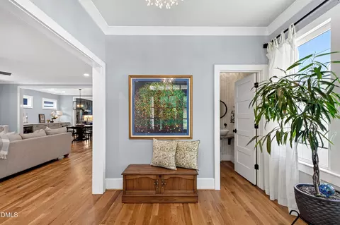 Entry Way - 1433 Nottingham Rd, Raleigh, NC 27607 photo 5 of 7