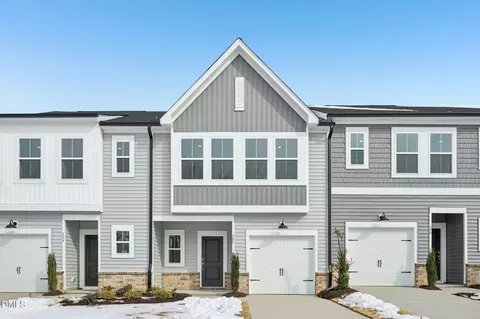 201 N Stonemill Trl, Clayton, NC 27520
