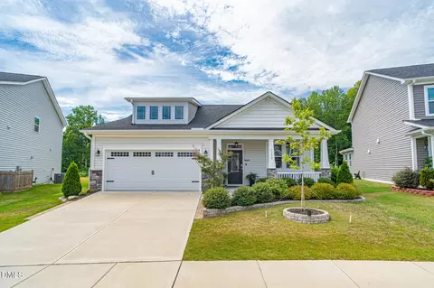 1112 Quindell Dr, Holly Springs, NC 27540