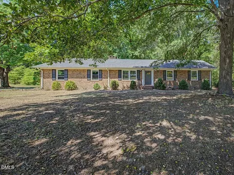 2509 Farrington Point Rd, Chapel Hill, NC 27517