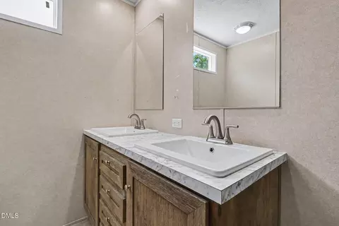 Bath - 4370 Needham Rd, Bailey, NC 27807 photo 4 of 5