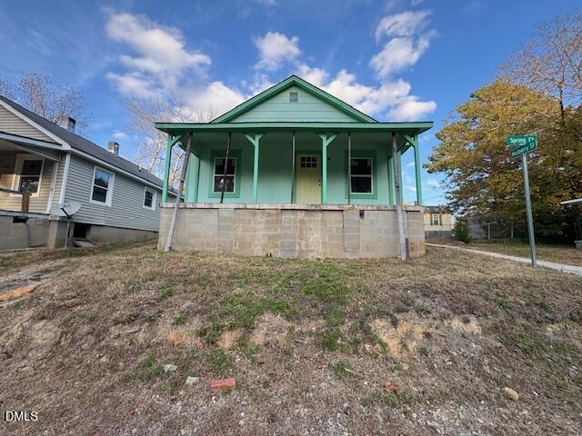 402 Spring Ct, Henderson, NC 27536