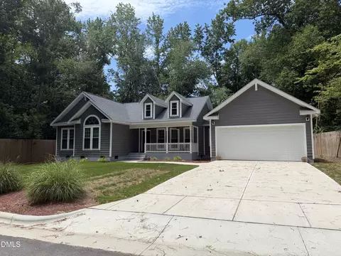 820 E Cardinal Dr, Fuquay Varina, NC 27526