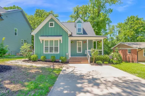 2826 Beechwood Dr, Durham, NC 27707