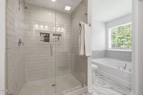 Bath - 5420 Beardsley Ct, Durham, NC 27712 photo 1 of 2