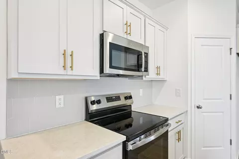 Kitchen - 6664 Chillingham Dr, Middlesex, NC 27557 photo 4 of 6