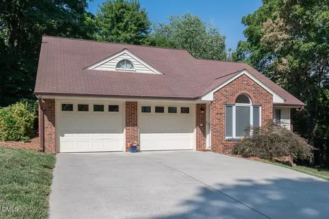 612 Wildwood Ln, Graham, NC 27253