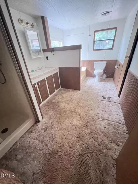 Bath - 197 E Holly Ln, Henderson, NC 27537 photo 1 of 1