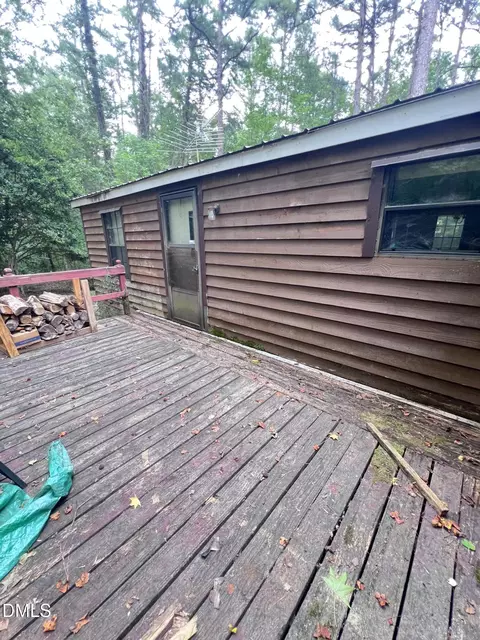 Exterior - 197 E Holly Ln, Henderson, NC 27537 photo 6 of 10