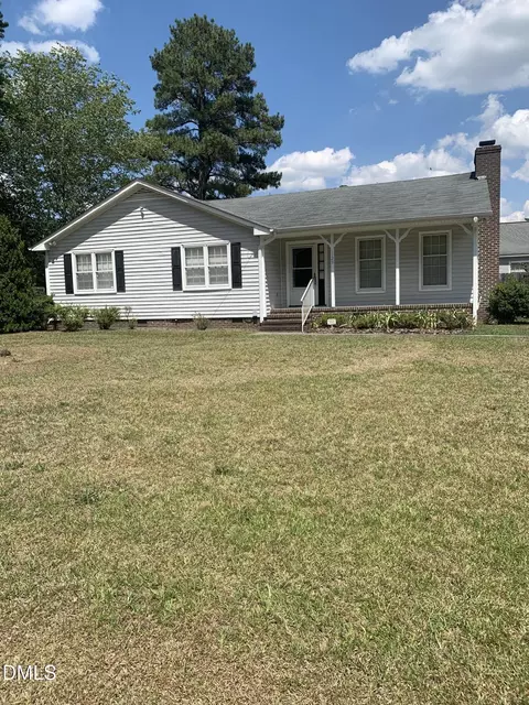 1129 Strawbush Rd, Rocky Mount, NC 27804